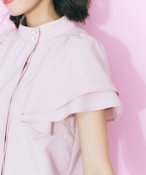 marun（マルン）の「＜大きいサイズ＞ スタンドカラーフレアブラウス marun（シャツ/ブラウス・レディース・ピンクベージュ/サックスブルー/オフホワイト・4L/5L/L/LL/3L）」の16枚目の写真