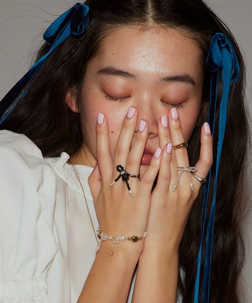 ANU（アヌ）の「ribbon beads ring - リボンビーズリング（リング・レディース・ブラック/ホワイト・FREE）」の9枚目の写真