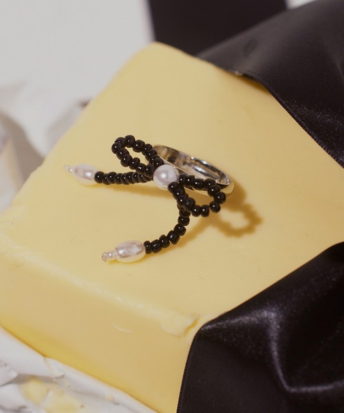 ANU（アヌ）の「ribbon beads ring - リボンビーズリング（リング・レディース・ブラック/ホワイト・FREE）」の12枚目の写真