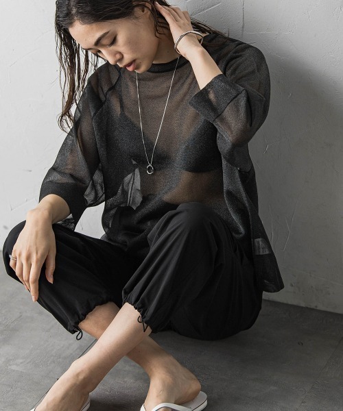 MAYSON GREY(メイソングレイ)の「シアーニットプルオーバー(ニット/セーター・レディース・グリーン/オフホワイト/ブラック・M)」の2枚目の写真