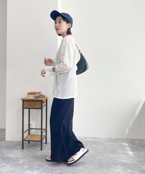 fredy emue(フレディエミュ)の「コットンチュールルーズロンT(Tシャツ/カットソー・レディース・オフホワイト/ダークネイビー/ライトグレー・38)」の4枚目の写真