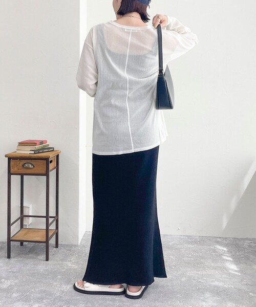 fredy emue(フレディエミュ)の「コットンチュールルーズロンT(Tシャツ/カットソー・レディース・オフホワイト/ダークネイビー/ライトグレー・38)」の6枚目の写真