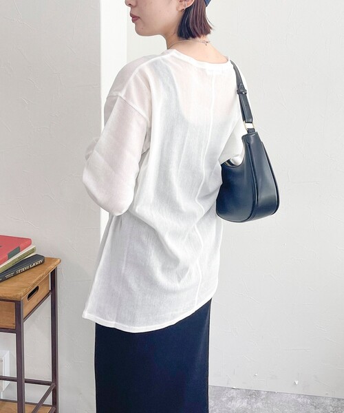 fredy emue(フレディエミュ)の「コットンチュールルーズロンT(Tシャツ/カットソー・レディース・オフホワイト/ダークネイビー/ライトグレー・38)」の11枚目の写真