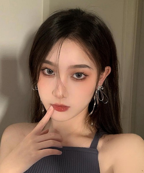 LA VORAGINE(ラ ヴォラジネ)の「蝶々リボンピアス(ピアス(両耳用)・レディース・シルバー・FREE)」の21枚目の写真