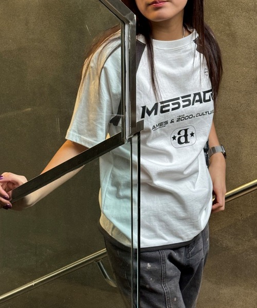 AMESWORLDWIDE（アメスワールドワイド）の「【UNISEX】AMES WORLDWIDE／メッセージラグラン T  2111570（Tシャツ/カットソー・レディース・ブラック/ホワイト/グレー・MEDIUM/LARGE/SMALL）」の7枚目の写真