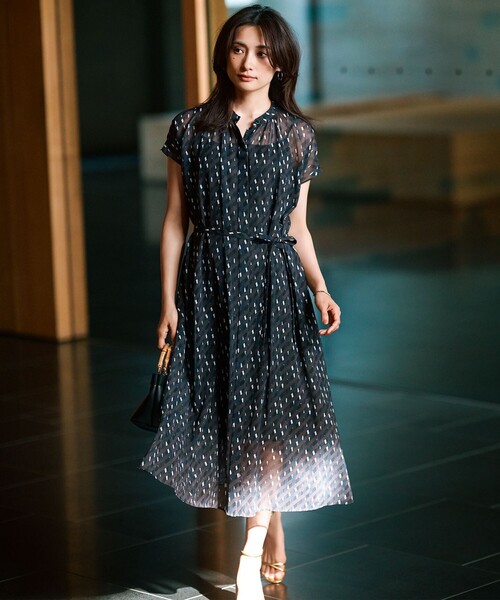 23区 L(ニジュウサンクオオキイサイズ)の「【洗える】Ratti ウォールプリント ワンピース(ワンピース・レディース・ダークブラウン系5/ブラック系5・48/46/44)」の3枚目の写真