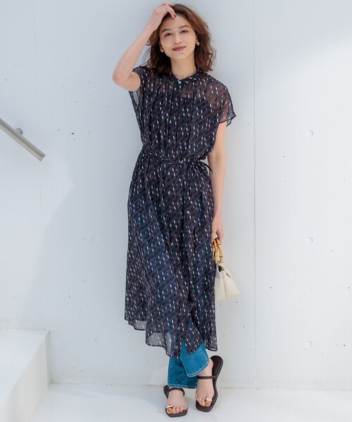 23区 L(ニジュウサンクオオキイサイズ)の「【洗える】Ratti ウォールプリント ワンピース(ワンピース・レディース・ダークブラウン系5/ブラック系5・48/46/44)」の4枚目の写真