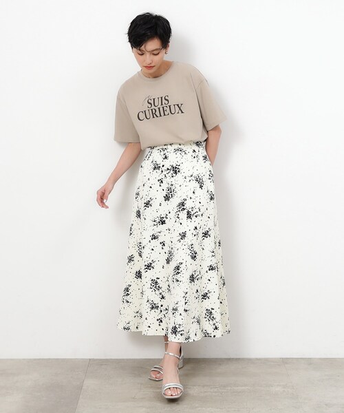 OPAQUE.CLIP（オペークドットクリップ）の「◆フラワープリント ナローフレアスカート【洗濯機洗い可/イージーケア】（スカート・レディース・イエロー系/ホワイト系3・40/38/42）」の4枚目の写真