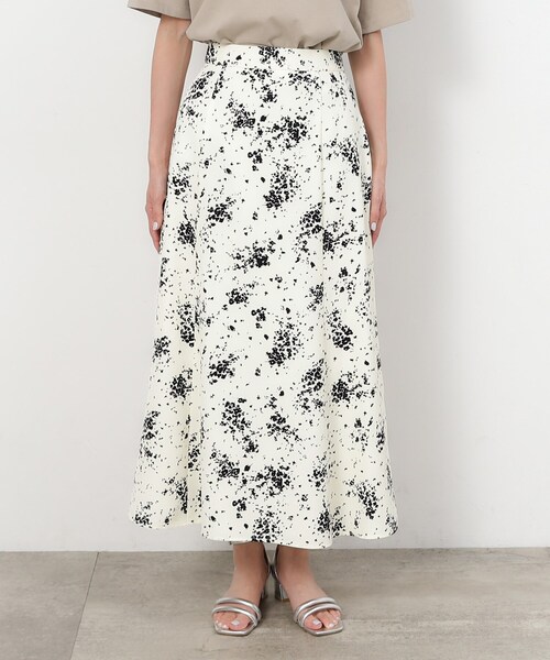 OPAQUE.CLIP（オペークドットクリップ）の「◆フラワープリント ナローフレアスカート【洗濯機洗い可/イージーケア】（スカート・レディース・イエロー系/ホワイト系3・40/38/42）」の11枚目の写真