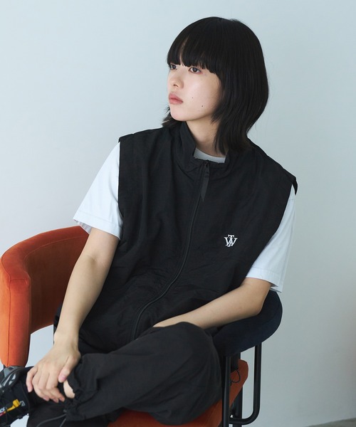 WETTEMPT（ウィテンプト）の「STAND NECK NYLON VEST / スタンドネックナイロンベスト（ベスト・メンズ・カーキ/ブラック/チャコールグレー/ネイビー・LARGE/SMALL/MEDIUM）」の16枚目の写真