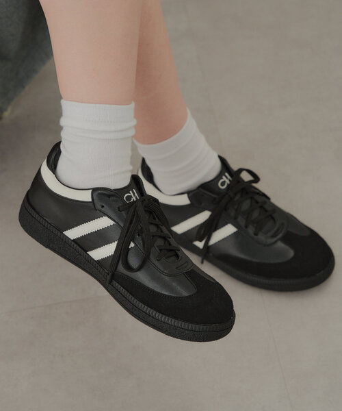 Chico（チコ）の「配色レザースニーカー（スニーカー・レディース・ホワイト/ブラック/シルバー・SMALL/MEDIUM/LARGE）」の2枚目の写真