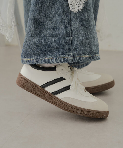 Chico（チコ）の「配色レザースニーカー（スニーカー・レディース・ホワイト/ブラック/シルバー・SMALL/MEDIUM/LARGE）」の12枚目の写真