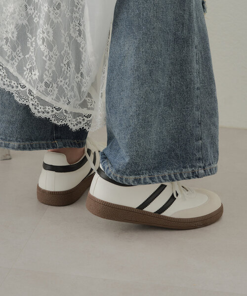 Chico（チコ）の「配色レザースニーカー（スニーカー・レディース・ホワイト/ブラック/シルバー・SMALL/MEDIUM/LARGE）」の11枚目の写真