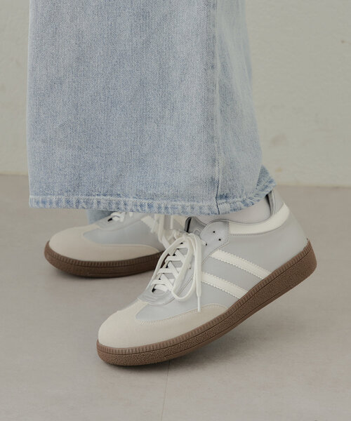 Chico（チコ）の「配色レザースニーカー（スニーカー・レディース・ホワイト/ブラック/シルバー・SMALL/MEDIUM/LARGE）」の6枚目の写真