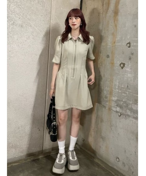 d.i.aのホワイトミニワンピース フロントジッパー d.i.aのホワイトミニワンピース フロントジッパー d.i.aのホワイトミニ