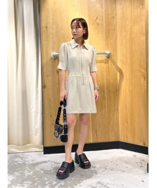 SLY（スライ）の「FRONT ZIP TUCK S/OP フロント ジップ タック ショートワンピース（ワンピース・レディース・ブラック/アイボリー・2/1）」の17枚目の写真