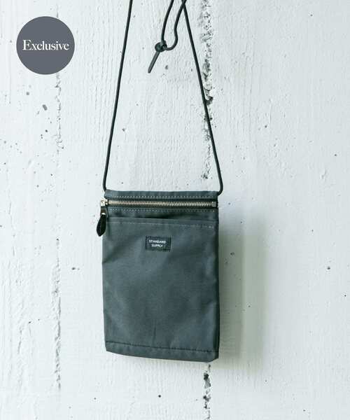 STANDARD SUPPLY(スタンダードサプライ)の「『別注』STANDARD SUPPLY×DOORS SLING PURSE M/L(ショルダーバッグ・メンズ・ダークグレー/ブルー/ネイビー/グリーン/レッド/ブラック/グレー/ライトブラウン/ゴールド/パープル/ベージュ・ONE)」の4枚目の写真