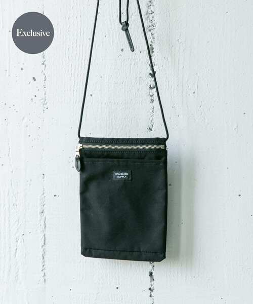 STANDARD SUPPLY(スタンダードサプライ)の「『別注』STANDARD SUPPLY×DOORS SLING PURSE M/L(ショルダーバッグ・メンズ・ダークグレー/ブルー/ネイビー/グリーン/レッド/ブラック/グレー/ライトブラウン/ゴールド/パープル/ベージュ・ONE)」の2枚目の写真