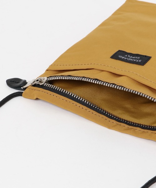 STANDARD SUPPLY(スタンダードサプライ)の「『別注』STANDARD SUPPLY×DOORS SLING PURSE M/L(ショルダーバッグ・メンズ・ダークグレー/ブルー/ネイビー/グリーン/レッド/ブラック/グレー/ライトブラウン/ゴールド/パープル/ベージュ・ONE)」の20枚目の写真