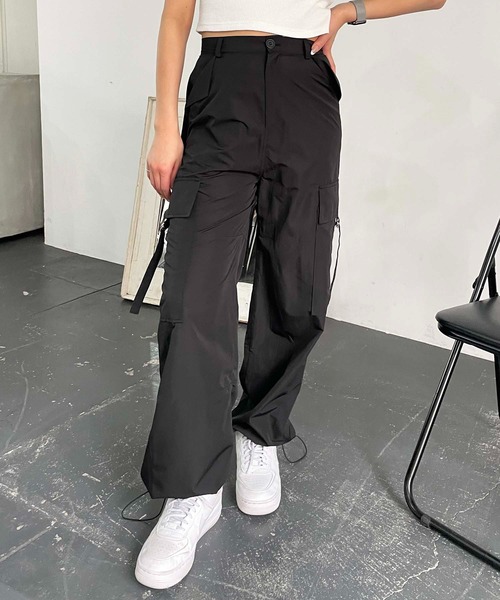 SPIRALGIRL（スパイラルガール）の「ポケットデザインカーゴパンツ（カーゴパンツ・レディース・ブラック/ブルー/ホワイト・FREE）」の3枚目の写真