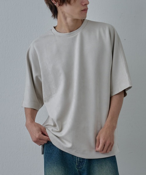 COLONY 2139(コロニートゥーワンスリーナイン)の「シンセティックスエードドルマンビッグT(Tシャツ/カットソー・メンズ・アイボリー/チャコールグレー/ブラック・MEDIUM/LARGE)」の2枚目の写真