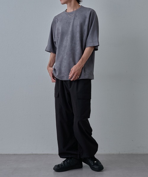 COLONY 2139(コロニートゥーワンスリーナイン)の「シンセティックスエードドルマンビッグT(Tシャツ/カットソー・メンズ・アイボリー/チャコールグレー/ブラック・MEDIUM/LARGE)」の5枚目の写真