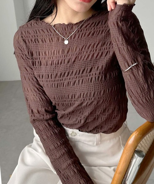 RANAN（ラナン）の「シャーリングクルーネックシアートップス（Tシャツ/カットソー・レディース・ライトベージュ/ブラック/ホワイト/ブラウン・M/L/LL）」の3枚目の写真