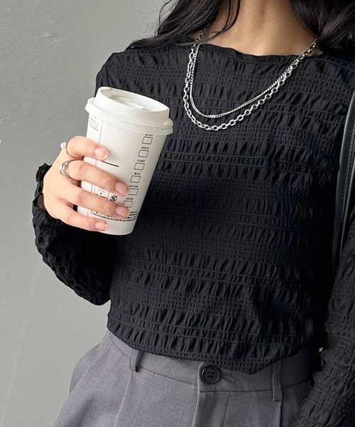 RANAN（ラナン）の「シャーリングクルーネックシアートップス（Tシャツ/カットソー・レディース・ライトベージュ/ブラック/ホワイト/ブラウン・M/L/LL）」の2枚目の写真