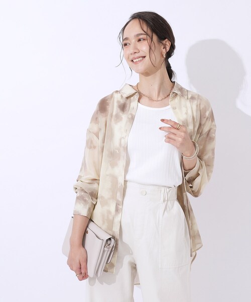 Cutie Blonde（キューティーブロンド）の「◆【洗える】大人の雰囲気を放つ　ぼかし柄シアーシャツ（シャツ/ブラウス・レディース・ベージュ系/ピンク系5/ブラック系・02/03/04）」の4枚目の写真