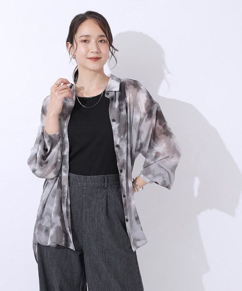 Cutie Blonde（キューティーブロンド）の「◆【洗える】大人の雰囲気を放つ　ぼかし柄シアーシャツ（シャツ/ブラウス・レディース・ベージュ系/ピンク系5/ブラック系・02/03/04）」の12枚目の写真