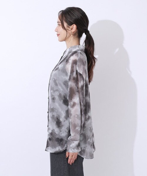 Cutie Blonde（キューティーブロンド）の「◆【洗える】大人の雰囲気を放つ　ぼかし柄シアーシャツ（シャツ/ブラウス・レディース・ベージュ系/ピンク系5/ブラック系・02/03/04）」の17枚目の写真