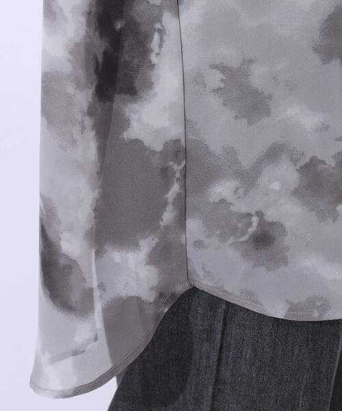 Cutie Blonde（キューティーブロンド）の「◆【洗える】大人の雰囲気を放つ　ぼかし柄シアーシャツ（シャツ/ブラウス・レディース・ベージュ系/ピンク系5/ブラック系・02/03/04）」の22枚目の写真