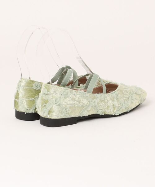 shoes365(シューズスリーシックスファイヴ)の「【shoes365】立体花デザインのパンプス(パンプス・レディース・オフホワイト/ブラック/ブラウン/グリーン・22.5cm/23.0cm/23.5cm/24.0cm/24.5cm)」の5枚目の写真