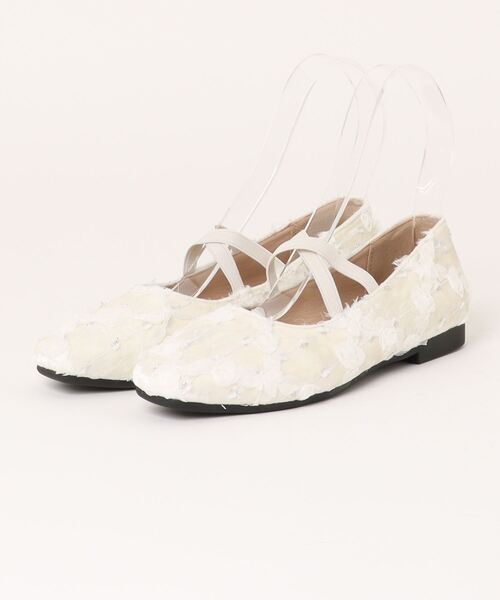 shoes365(シューズスリーシックスファイヴ)の「【shoes365】立体花デザインのパンプス(パンプス・レディース・オフホワイト/ブラック/ブラウン/グリーン・22.5cm/23.0cm/23.5cm/24.0cm/24.5cm)」の7枚目の写真