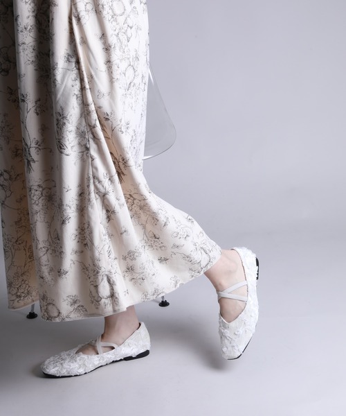 shoes365(シューズスリーシックスファイヴ)の「【shoes365】立体花デザインのパンプス(パンプス・レディース・オフホワイト/ブラック/ブラウン/グリーン・22.5cm/23.0cm/23.5cm/24.0cm/24.5cm)」の14枚目の写真