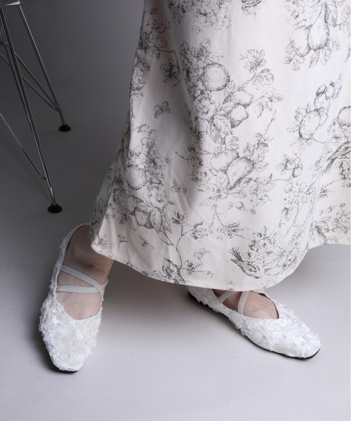 shoes365(シューズスリーシックスファイヴ)の「【shoes365】立体花デザインのパンプス(パンプス・レディース・オフホワイト/ブラック/ブラウン/グリーン・22.5cm/23.0cm/23.5cm/24.0cm/24.5cm)」の19枚目の写真