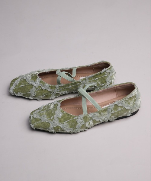shoes365(シューズスリーシックスファイヴ)の「【shoes365】立体花デザインのパンプス(パンプス・レディース・オフホワイト/ブラック/ブラウン/グリーン・22.5cm/23.0cm/23.5cm/24.0cm/24.5cm)」の9枚目の写真