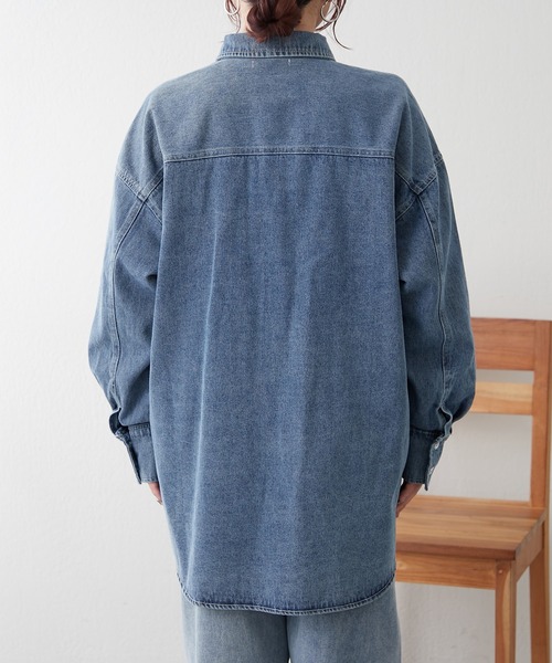 continuer de NICE CLAUP(コンティニューデナイスクラップ)の「【秋の定番アイテム】デニムシャツ(シャツ/ブラウス・レディース・ケミカルウォッシュ/ブラック・FREE)」の3枚目の写真