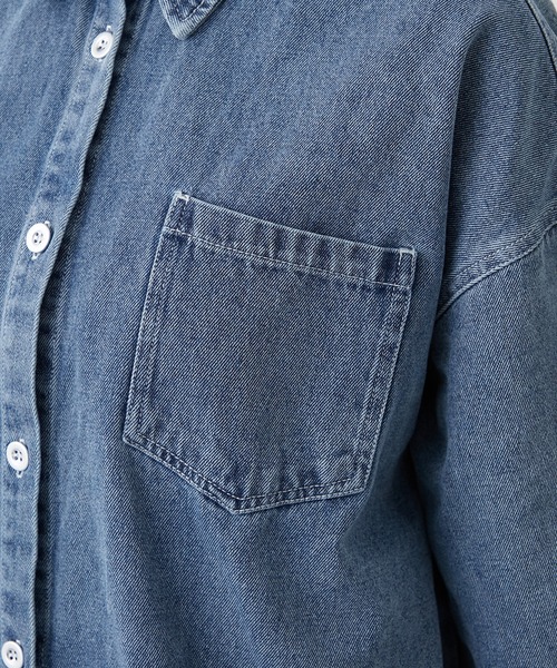 continuer de NICE CLAUP(コンティニューデナイスクラップ)の「【秋の定番アイテム】デニムシャツ(シャツ/ブラウス・レディース・ケミカルウォッシュ/ブラック・FREE)」の5枚目の写真