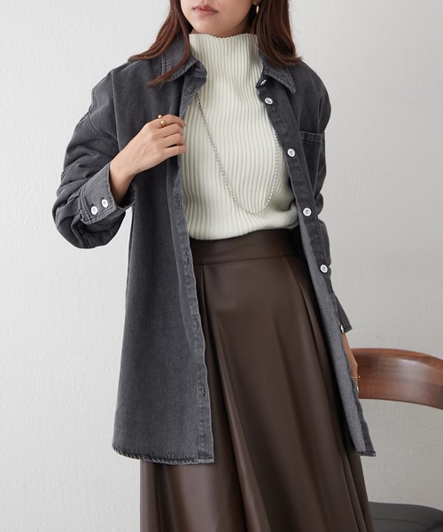 continuer de NICE CLAUP(コンティニューデナイスクラップ)の「【秋の定番アイテム】デニムシャツ(シャツ/ブラウス・レディース・ケミカルウォッシュ/ブラック・FREE)」の14枚目の写真
