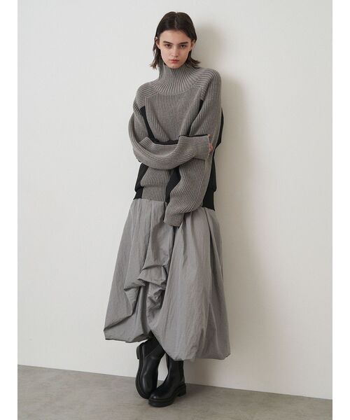 ELENDEEK（エレンディーク）の「マテリアルドッキングニット（ニット/セーター・レディース・ライトグレー/グレー/ブラック・FREE）」の12枚目の写真