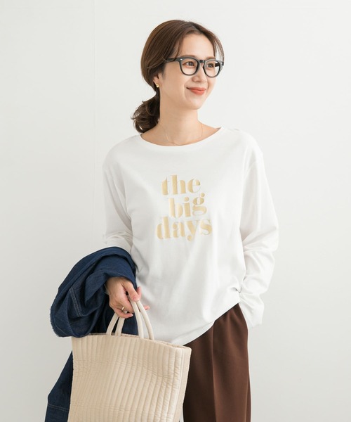 URBAN RESEARCH DOORS(アーバンリサーチドアーズ)の「箔プリントロゴTシャツ(Tシャツ/カットソー・レディース・ベージュ系その他/ホワイト・MEDIUM)」の2枚目の写真