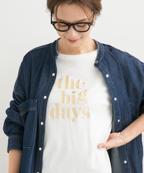 URBAN RESEARCH DOORS(アーバンリサーチドアーズ)の「箔プリントロゴTシャツ(Tシャツ/カットソー・レディース・ベージュ系その他/ホワイト・MEDIUM)」の6枚目の写真