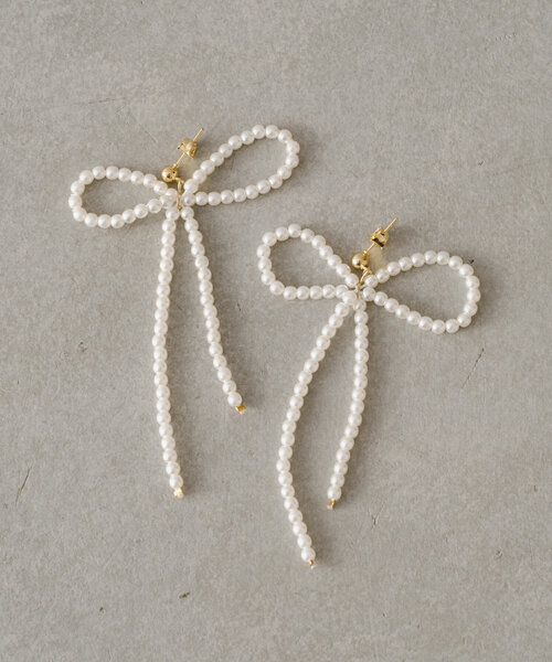 Actually(アクチュアリー)の「Ribbon Pearl Pierce(ピアス(両耳用)・レディース・ホワイト・フリー)」の7枚目の写真
