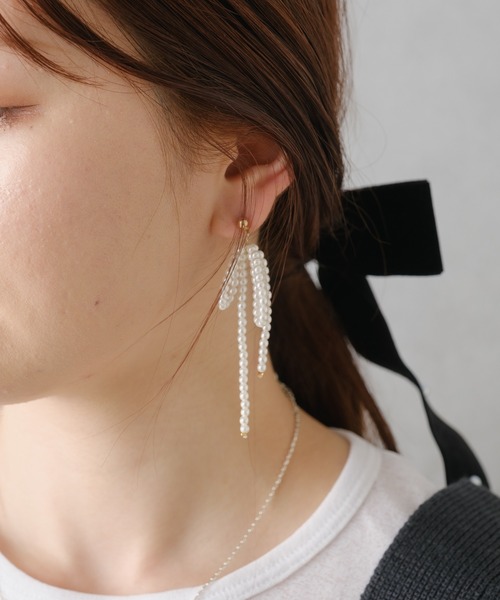 Actually(アクチュアリー)の「Ribbon Pearl Pierce(ピアス(両耳用)・レディース・ホワイト・フリー)」の2枚目の写真