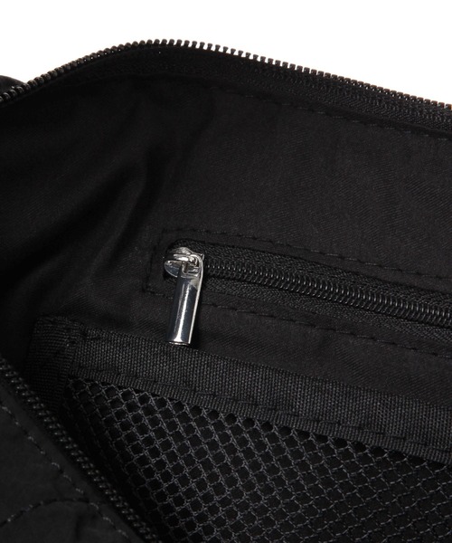 studio CLIP（スタディオクリップ）の「【人間工学に基づいて考えた！】からだよろこぶナイロンキルトショルダー（ショルダーバッグ・レディース・グリーン/ベージュ/ブラック/アイボリー・FREE）」の5枚目の写真