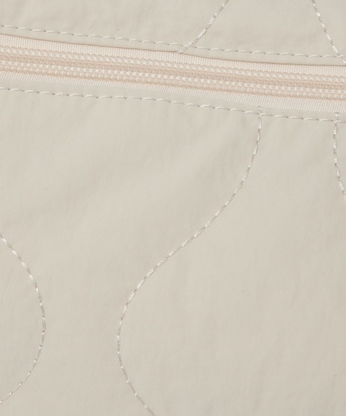 studio CLIP（スタディオクリップ）の「【人間工学に基づいて考えた！】からだよろこぶナイロンキルトショルダー（ショルダーバッグ・レディース・グリーン/ベージュ/ブラック/アイボリー・FREE）」の6枚目の写真