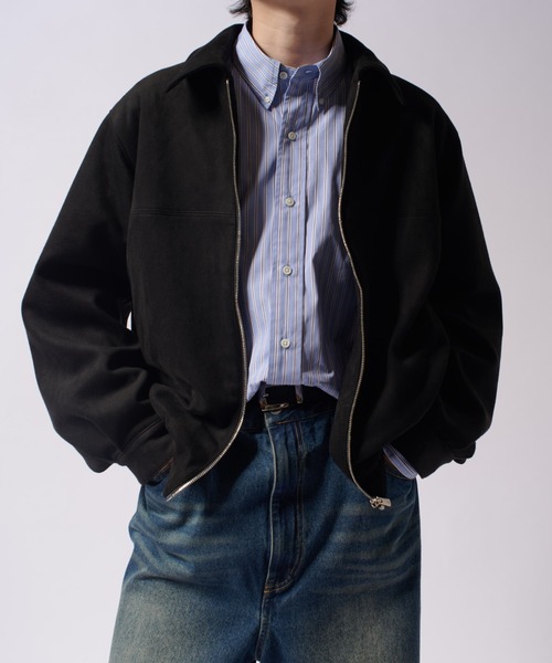 Lui's（ルイス）の「フェイクスウェードショートブルゾン（ブルゾン・メンズ・ブラック/ベージュ・S/M）」の4枚目の写真