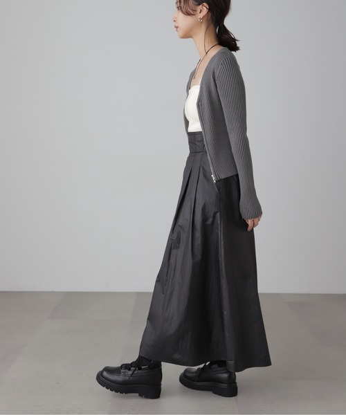 FREE'S MART(フリーズマート)の「◇フロントジップリブVネックニット(ニット/セーター・レディース・カーキ/グレー/ホワイト/ピンク・FREE)」の8枚目の写真