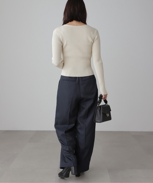 FREE'S MART(フリーズマート)の「◇フロントジップリブVネックニット(ニット/セーター・レディース・カーキ/グレー/ホワイト/ピンク・FREE)」の13枚目の写真